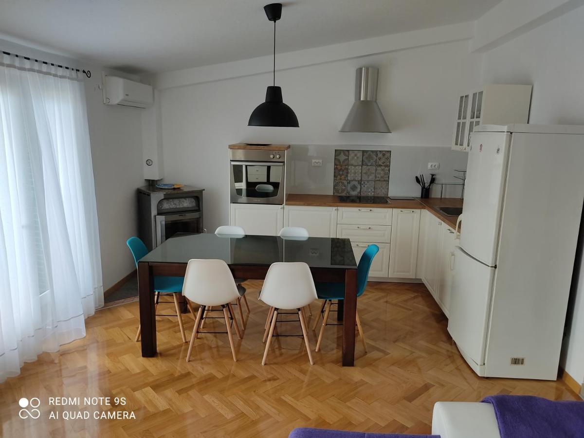 Apartmani Niko Podgora Exterior foto