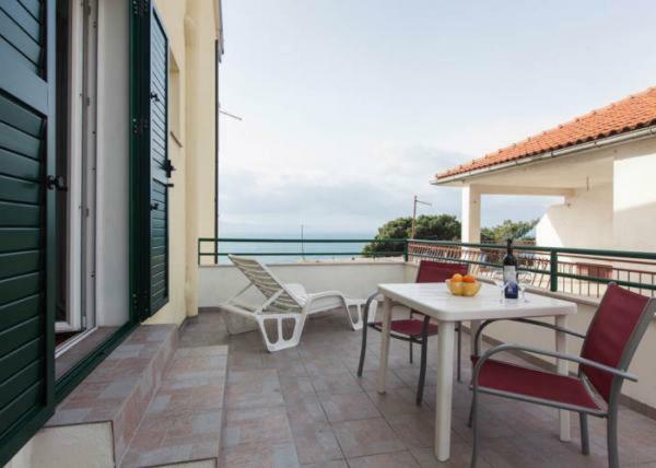 Apartmani Niko Podgora Exterior foto