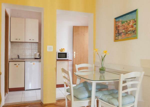 Apartmani Niko Podgora Exterior foto