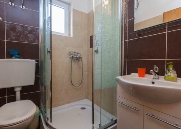 Apartmani Niko Podgora Exterior foto